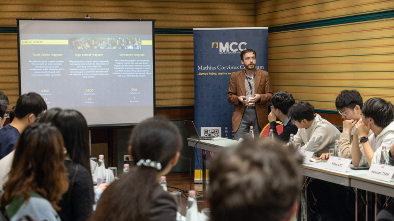 Tsinghua University Delegation Visits MCC to Deepen Institutional Dialogue